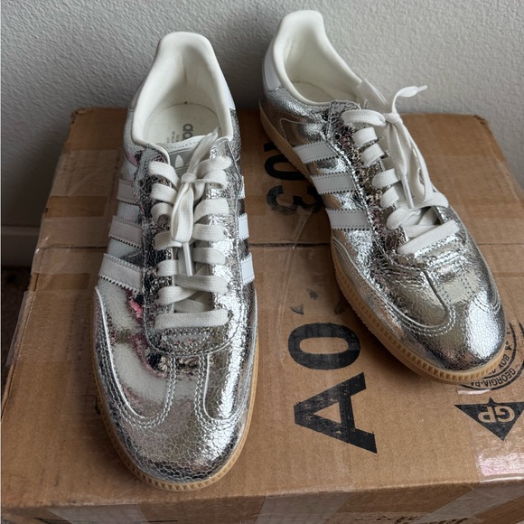 Adidas Samba OG Sneakers Silver Metallic Cloud White Core White Womens size 10 - Picture 4 of 9